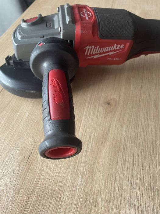 Szlifierka kątowa Milwaukee