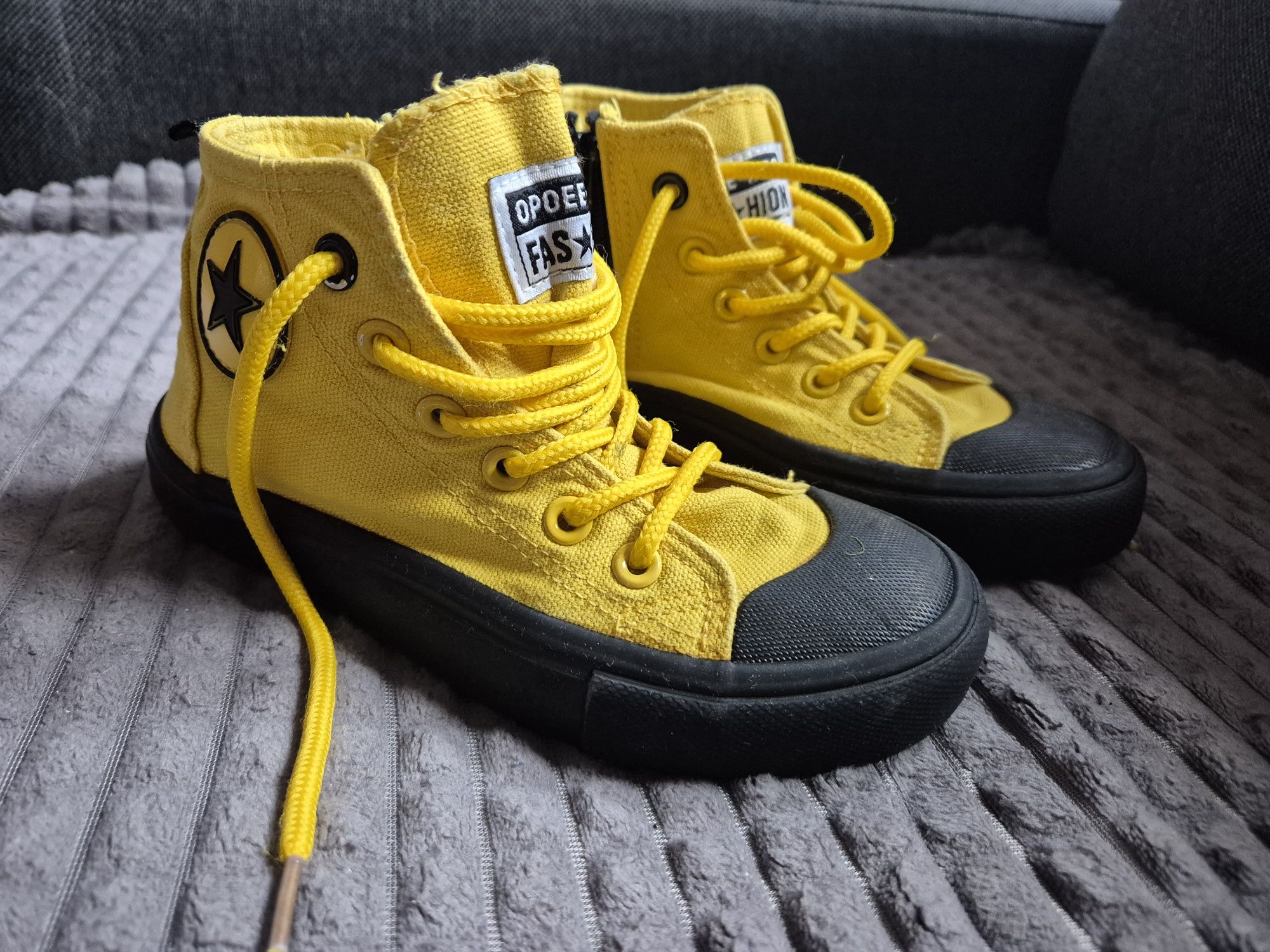 Żółte trampki atlas convers