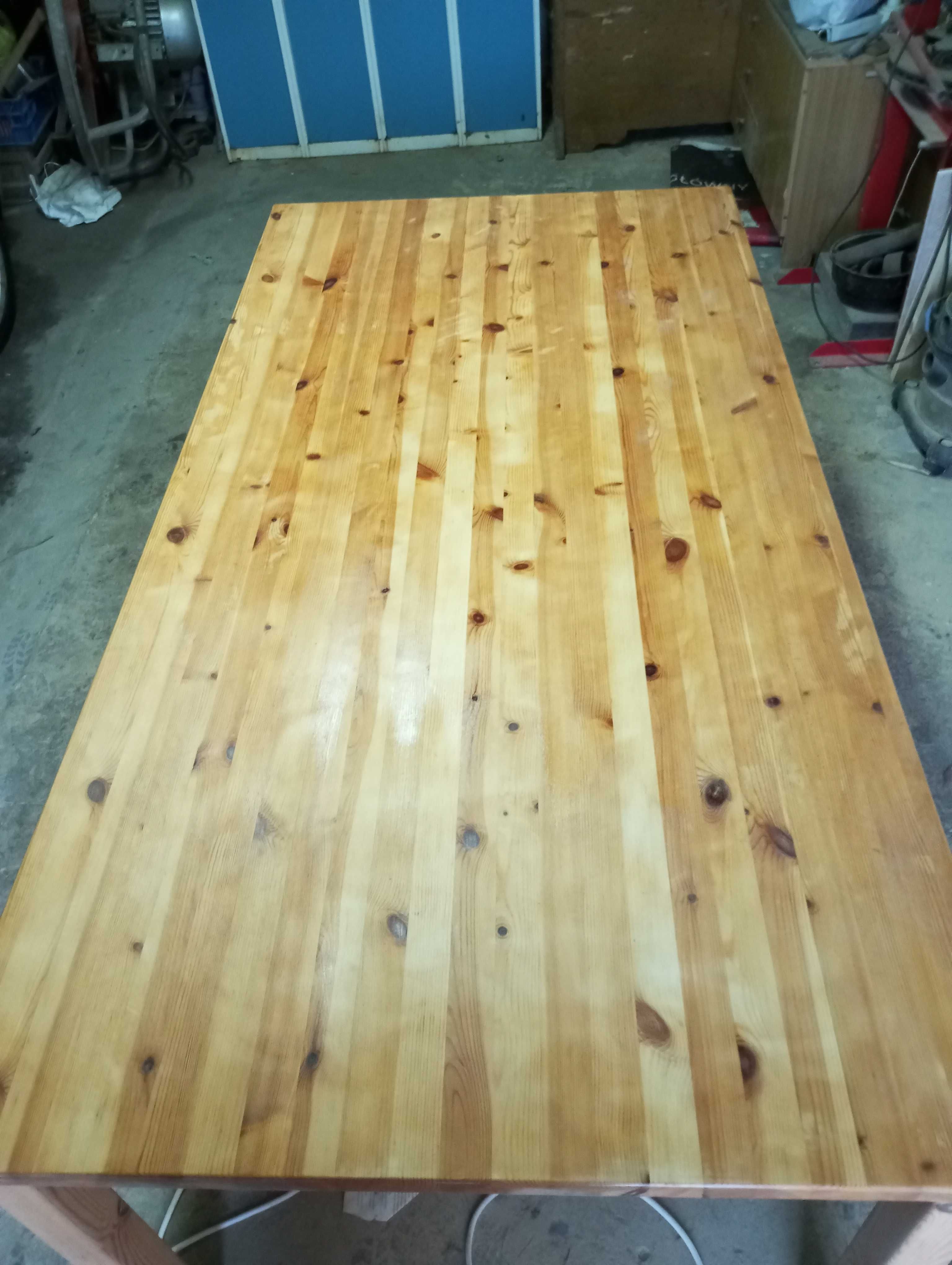 Stół z litego drewna świerkowego