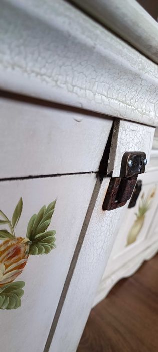 Dwie dekoracyjne skrzynie