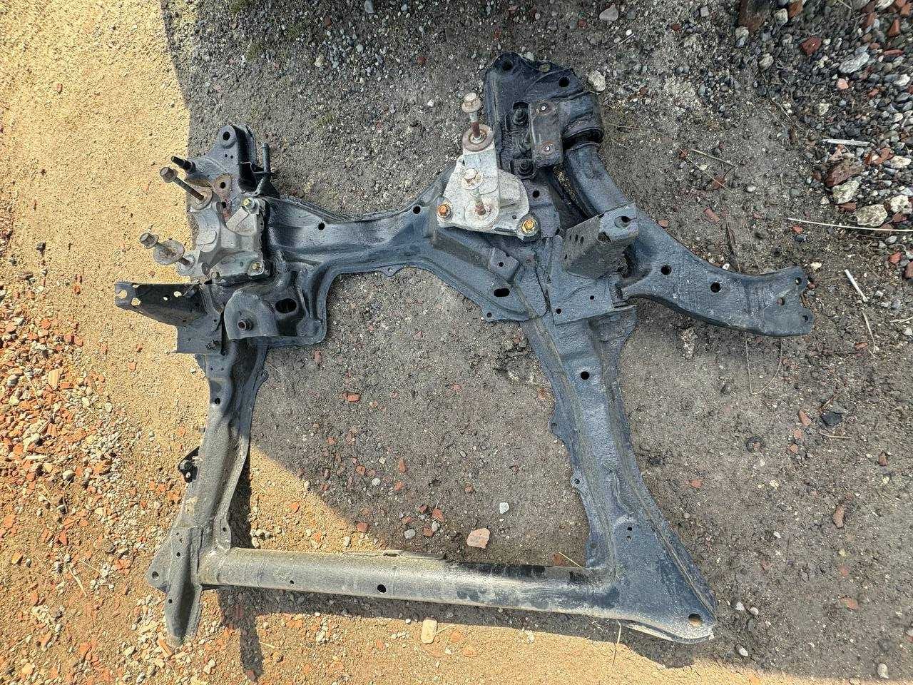 Передній Підрамник до Honda CR-V 3