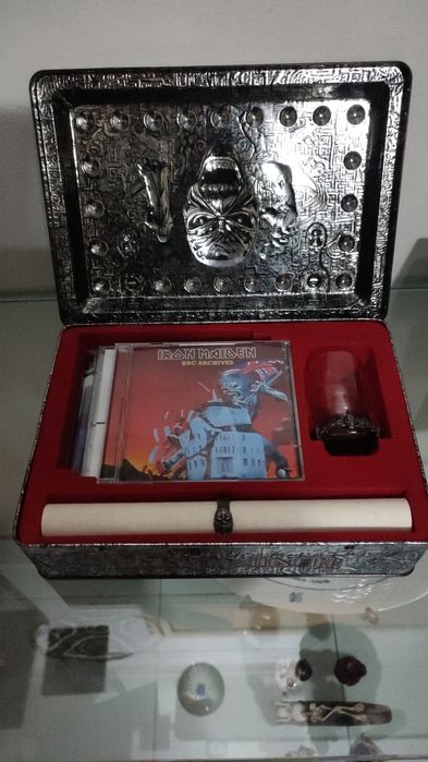 IRON MAIDEN Eddie's Archive Colecionador Metal Box