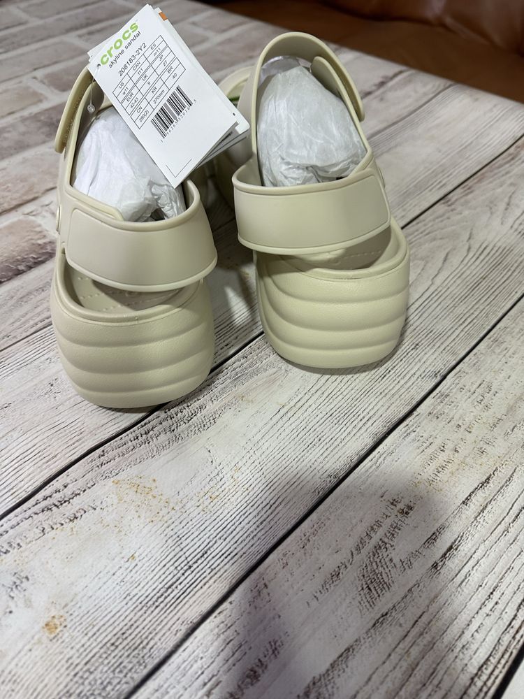 Сандалии Crocs Skyline Slide
