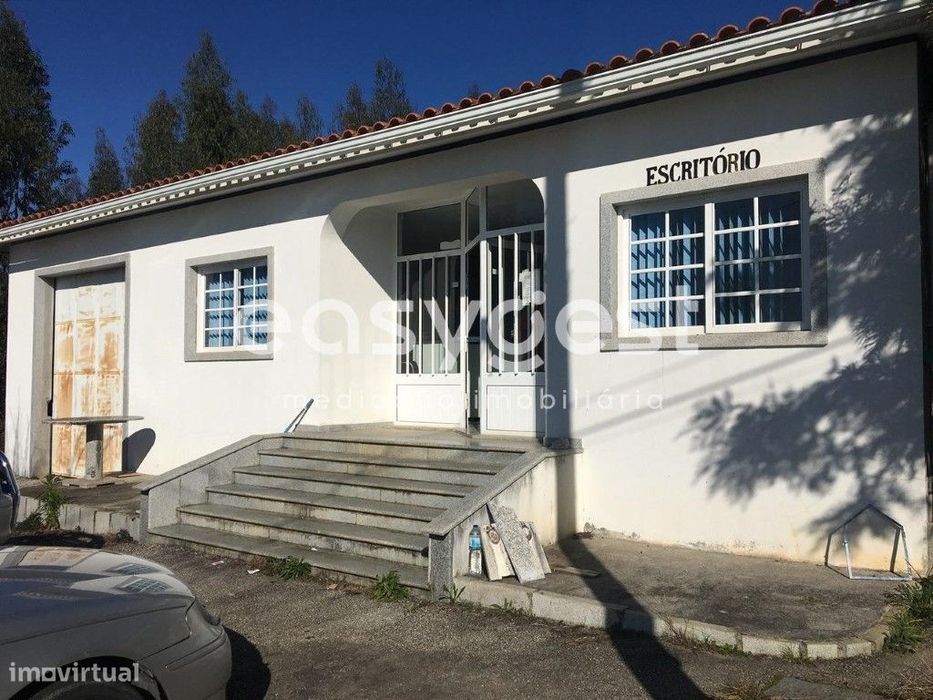 Armazém com 1670 m2 em Est. Nac. 17, Gândara de Espariz, Tábua