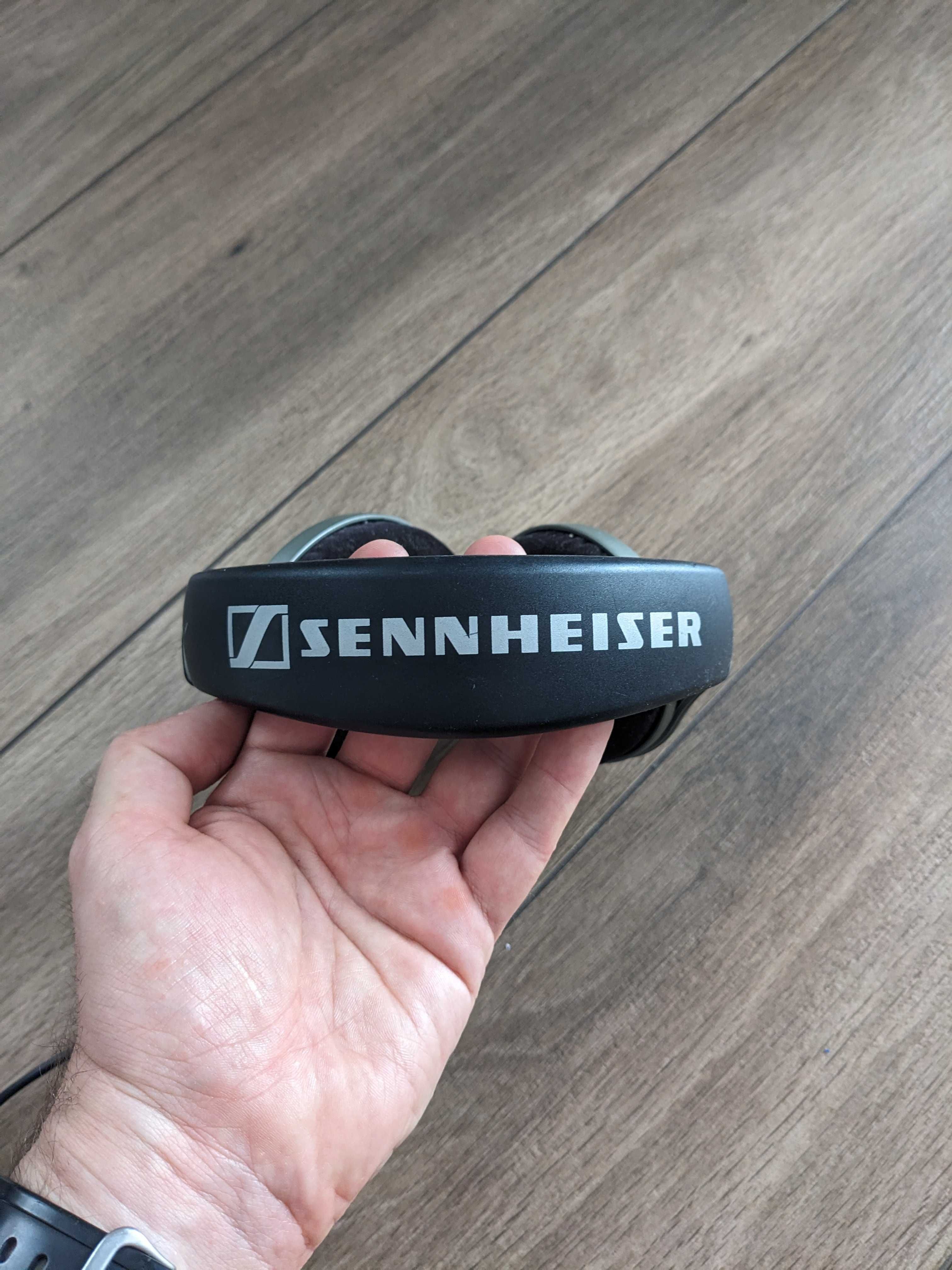 Sennheiser HD 555 — класика жанру, легендарний open-back