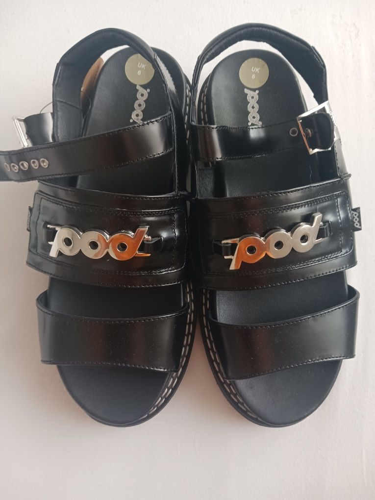Czarne Nowe sandaly firmy Pod