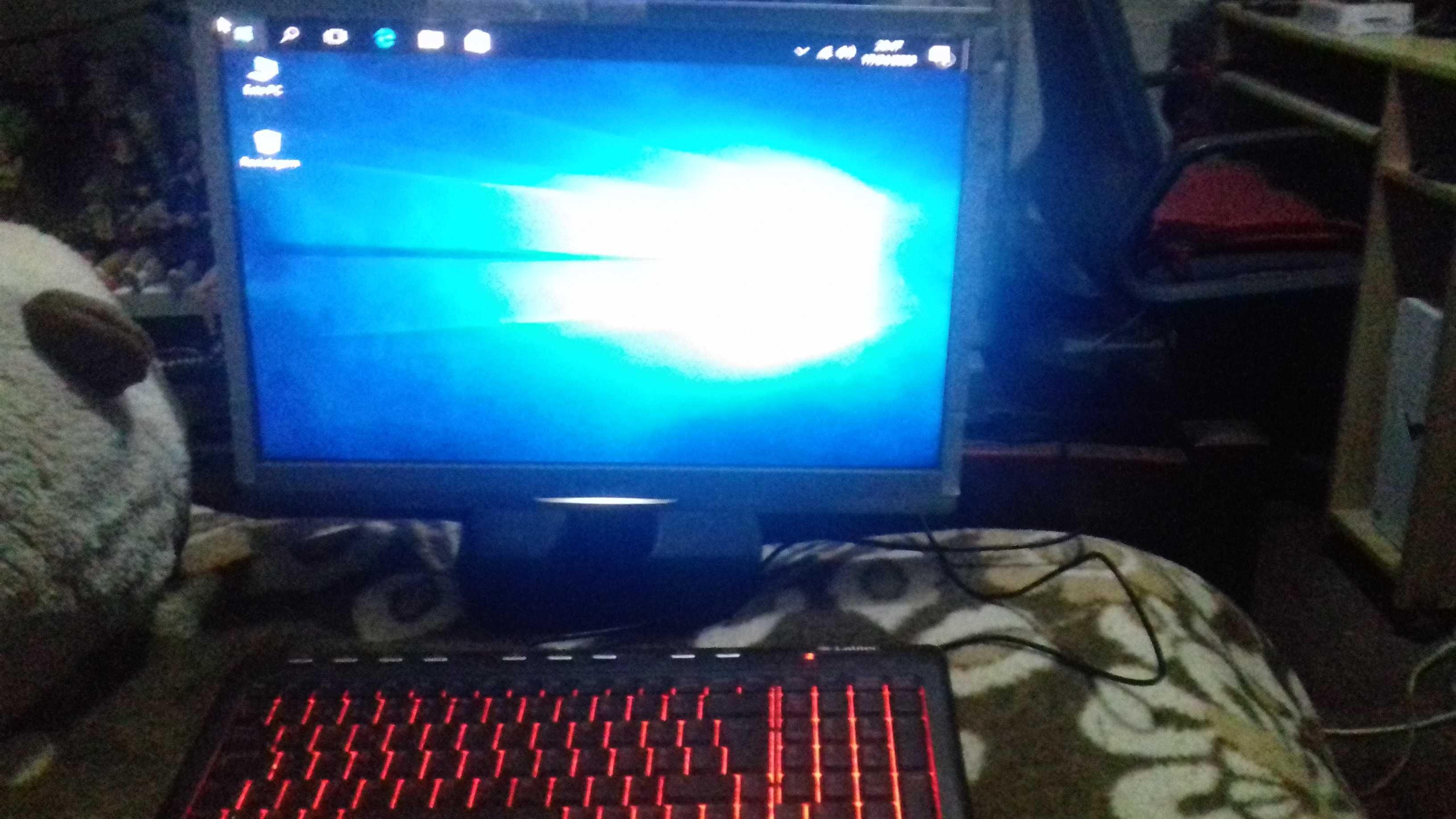 vendo computador gaming assus a funcionar