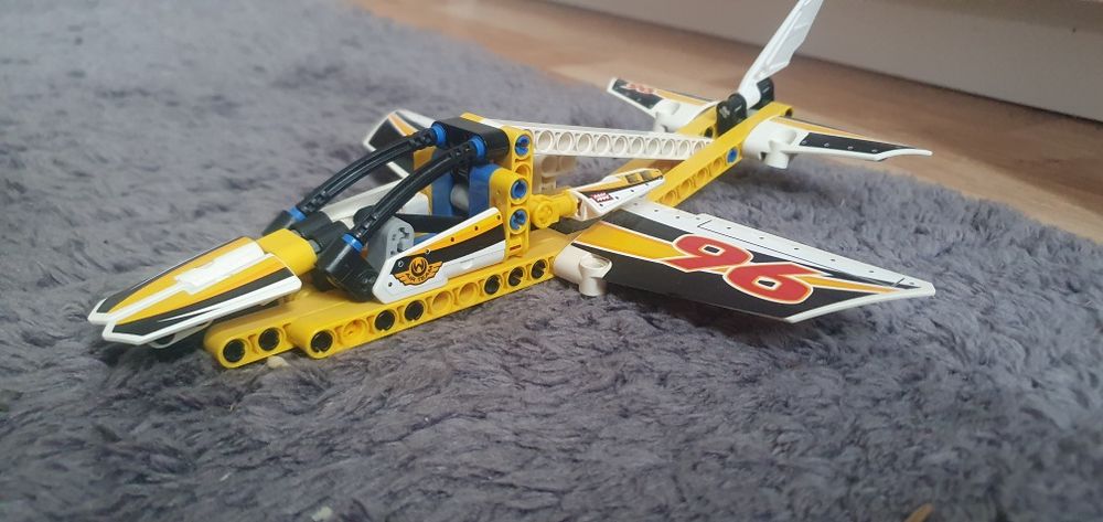 LEGO TECHNIC 42044 (Dowożę)
