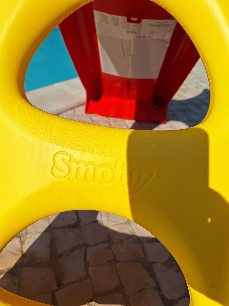 Escorrega de piscina marca Smoby