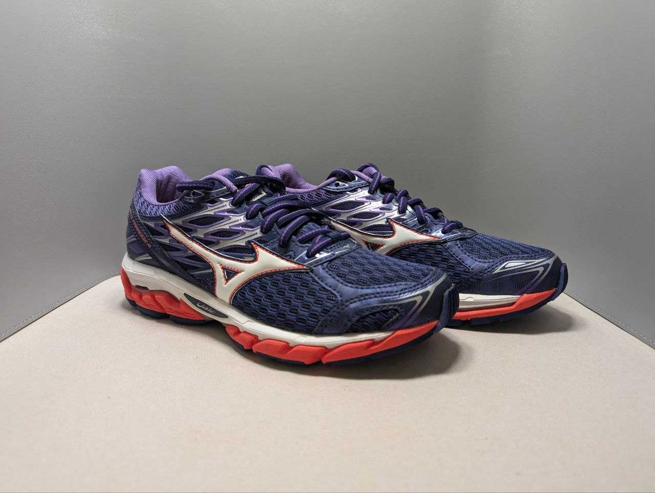 Жіночі кросівки Mizuno Wave Paradox 4 J1GD174002 розмір US 6.5 EU 36.5