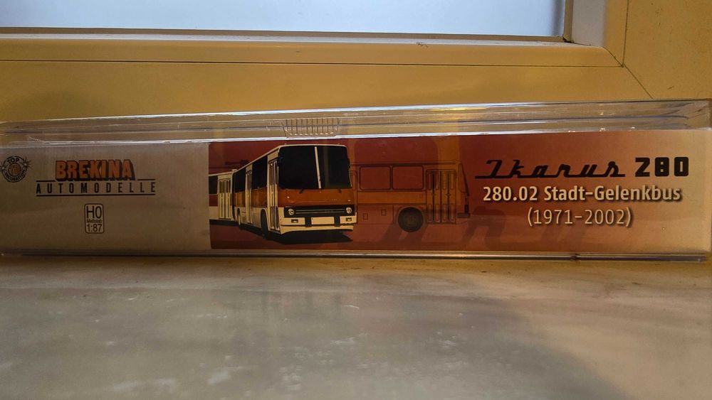 IKARUS 280.02 Brekina 1:87 w gablotce