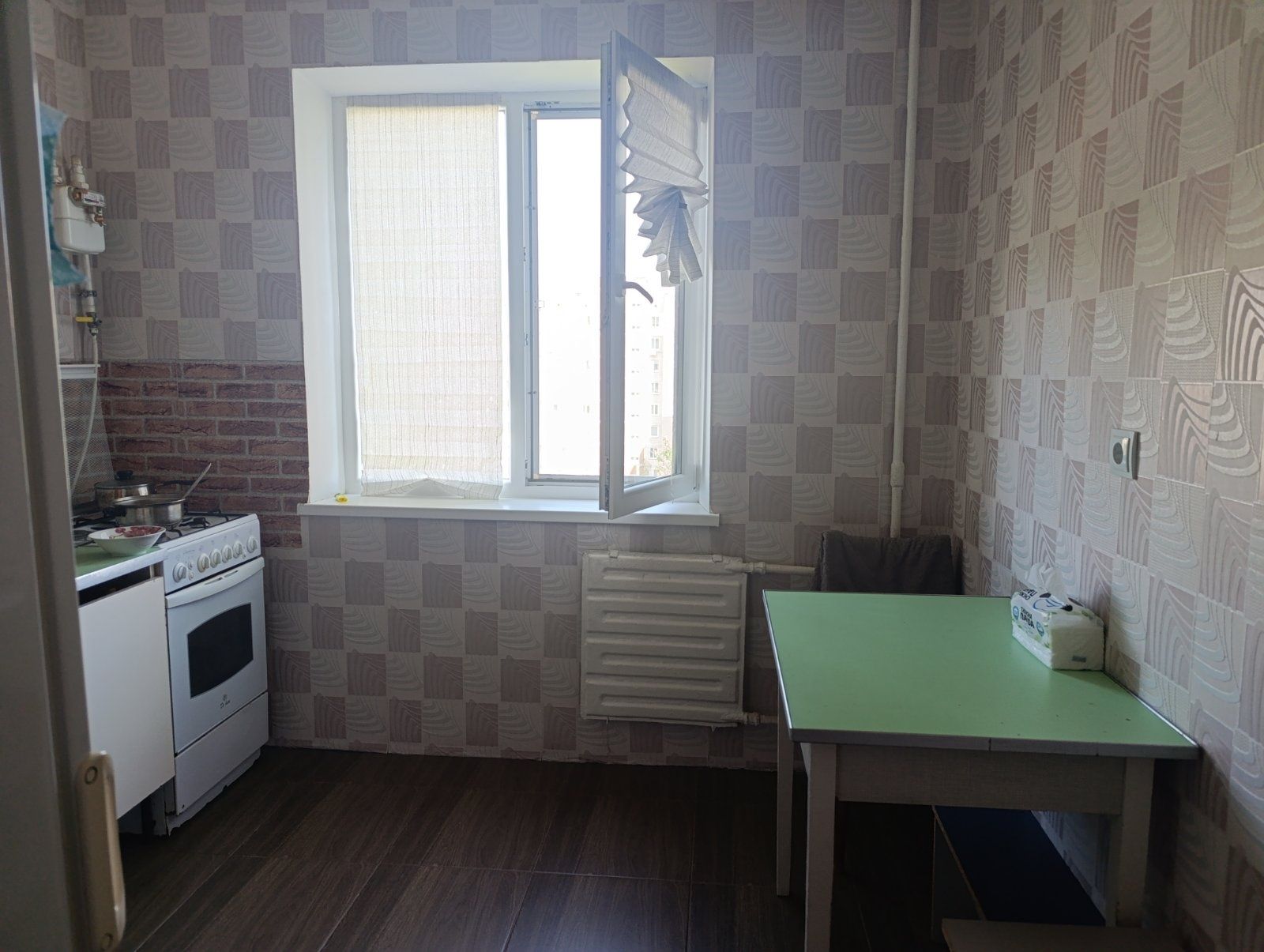 Продаж 2кім квартири по вул Будівельників 4