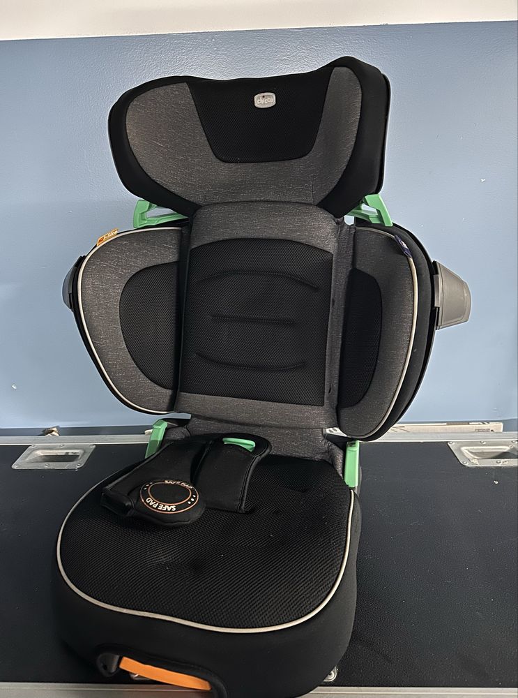 Cadeira auto Chicco I-Size com isofix