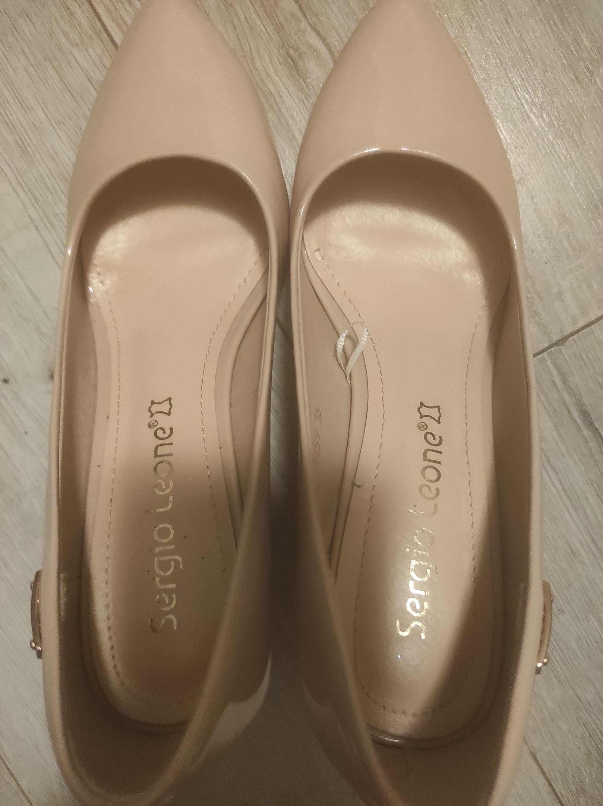 Buty na obcasie niskim