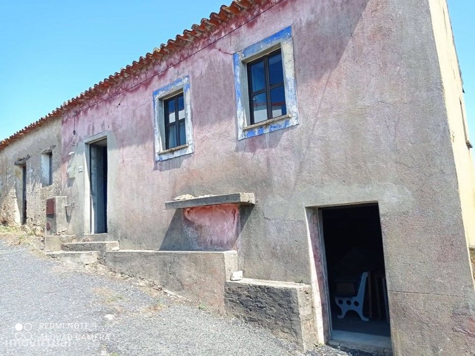 Moradia T3 com Terreno na aldeia do Pé da Serra, Mação