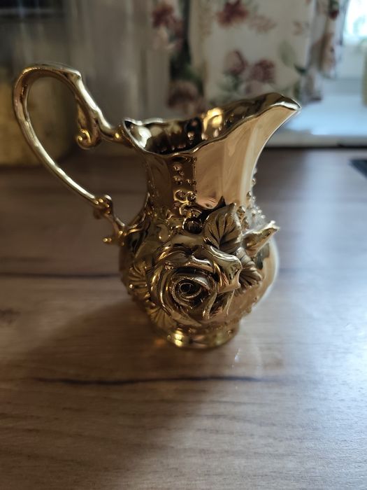 Złoty serwis kawowy