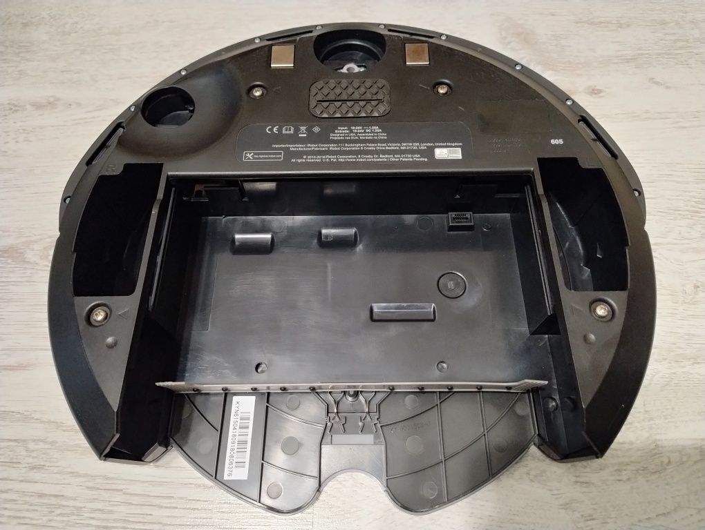 Sprawna płyta główna z obudową i zderzakiem Irobot Roomba 605