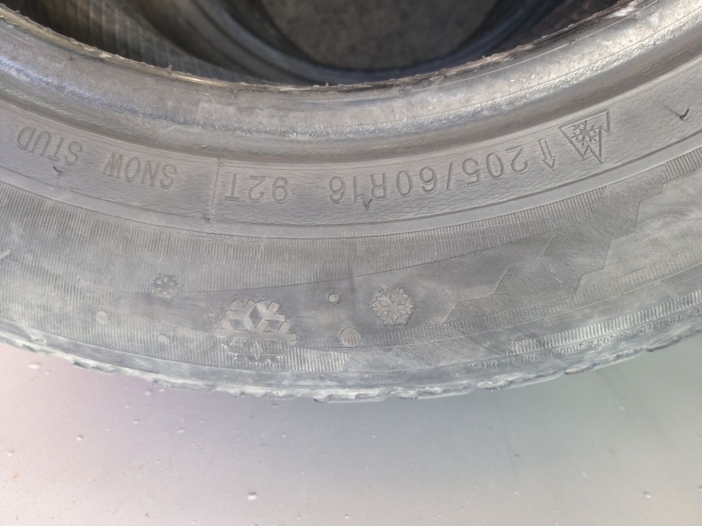 Шини зима 205/60 R16 (4шт)