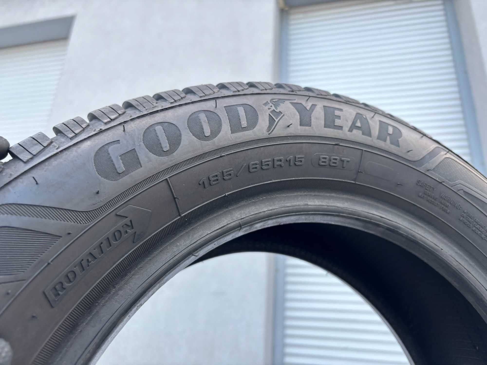 2szt zimowe 185/65R15 GoodYear 8mm 2022r świetny stan! Z4005 gwar