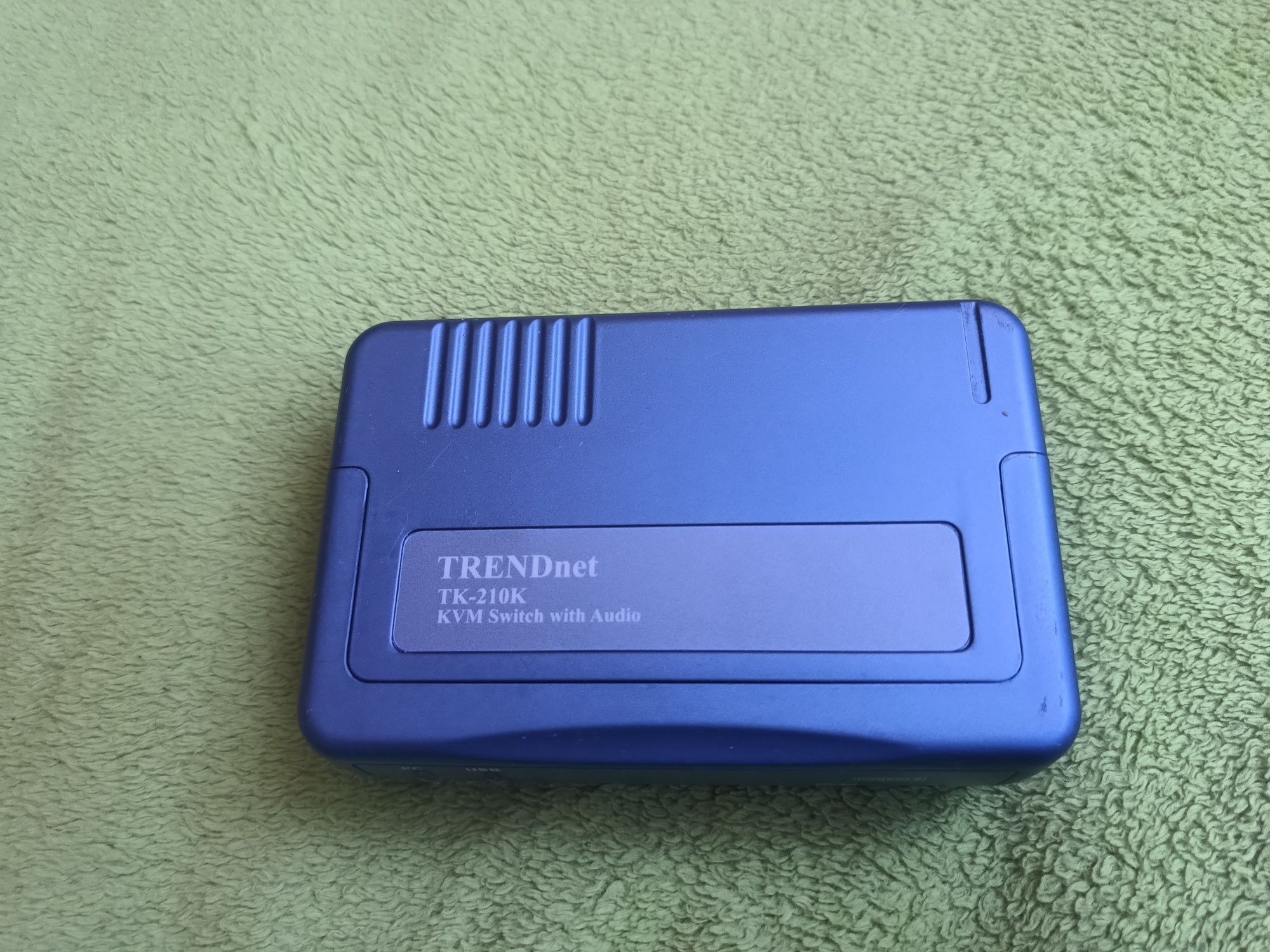 Trendnet Tk 210k zestaw 2 portowego przełącznika Ps/2 plus USB Kvm