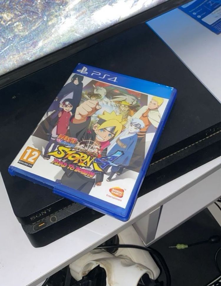 Ps4 slim 500gb  1 ano de uso