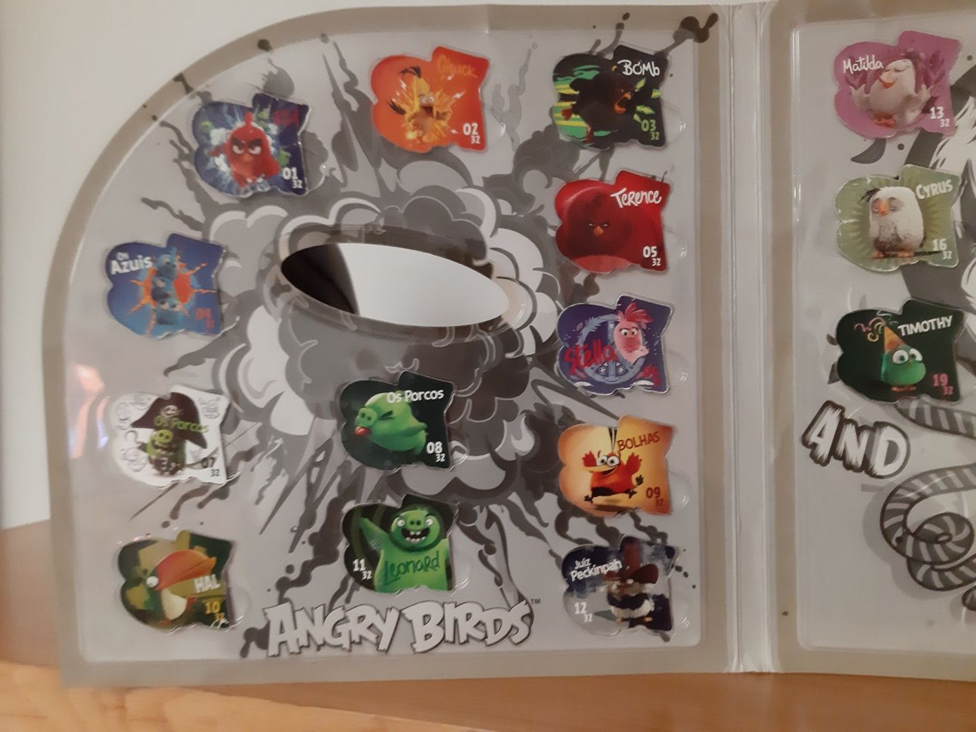 Angry birds - coleção de tazos completa