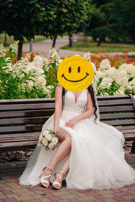 Весільна сукня 4 тис.Вдягалася лише в РАКС і на фотосесію.Черкаси