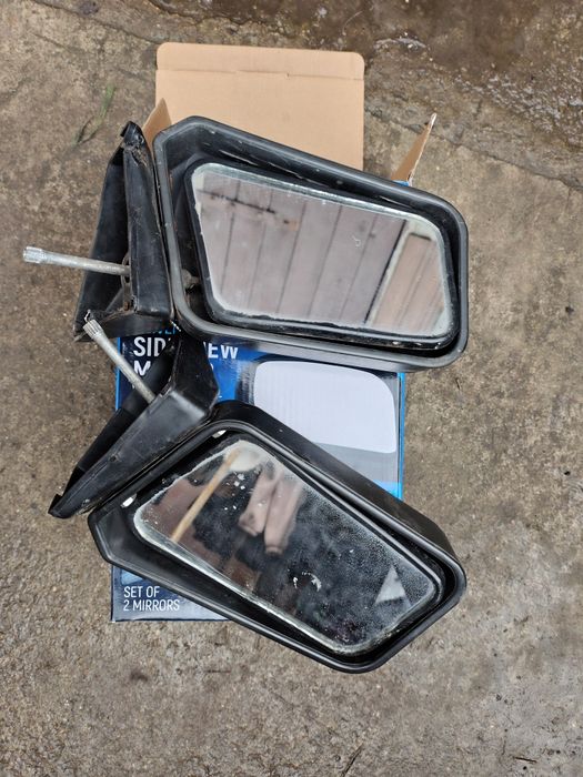 Дзеркала 2109
2 ш за 150 грн
За питаннями звертатися за телефоном +380