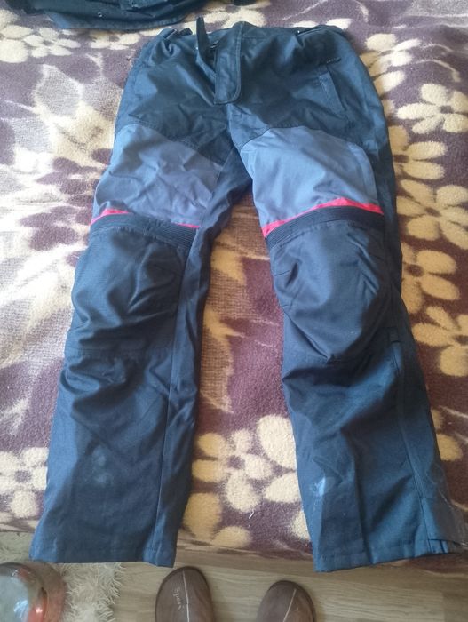 Мото костюм з підкладкою розмір м,л підійде на  параметри 175/80,телеф