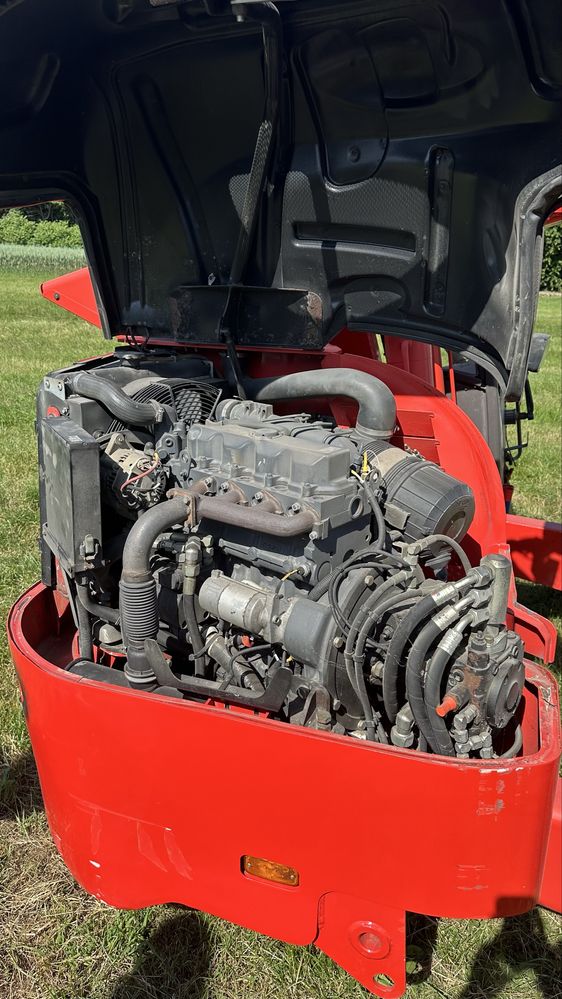 Manitou TMT 27S wózek zawieszany do załadunku kurczaków