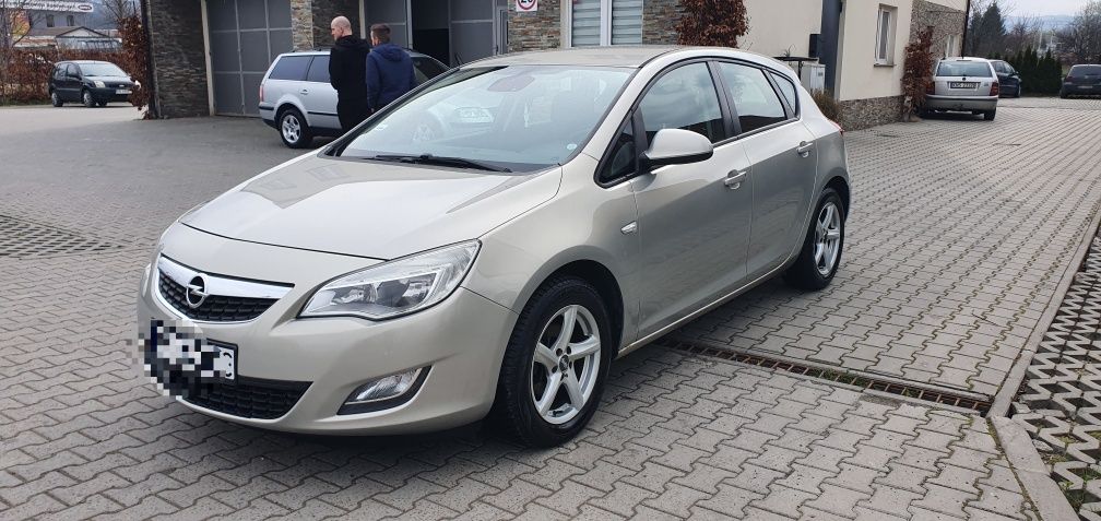 Opel Astra 1.4 Benzyna Zadbana !