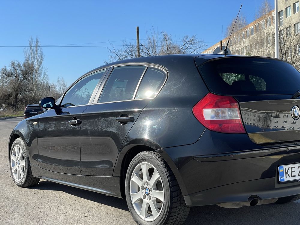 Продам BMW 1 e87