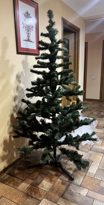 Штучна ялинка. 1,8 метри