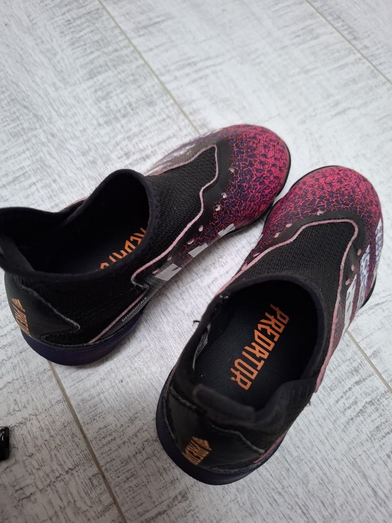 Turfy lanki buty do piłki nożnej na skarpecie adidas predator kultowe