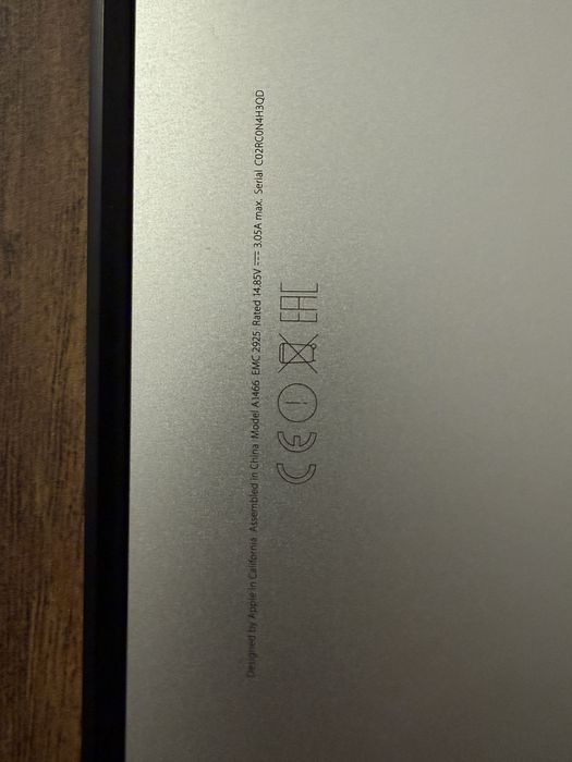 MacBook Air 13 A1466 i5/8GB/128GB SSD Stan idealny + ładowarka, etui