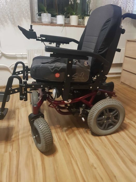 Inwalidzki wózek elektryczny