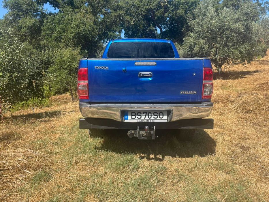 Toyota Hilux  Invincible 2.4 D-4D 4WD.  Double Cab Pick Up Truck