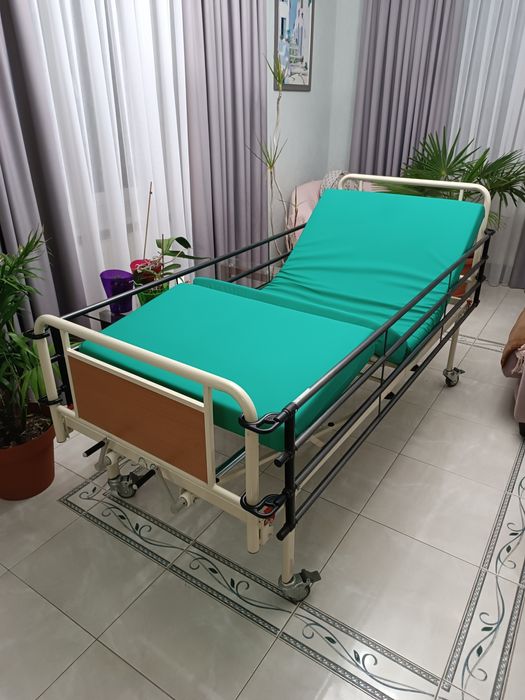 Ліжко медичне функціональне три секційне OSD