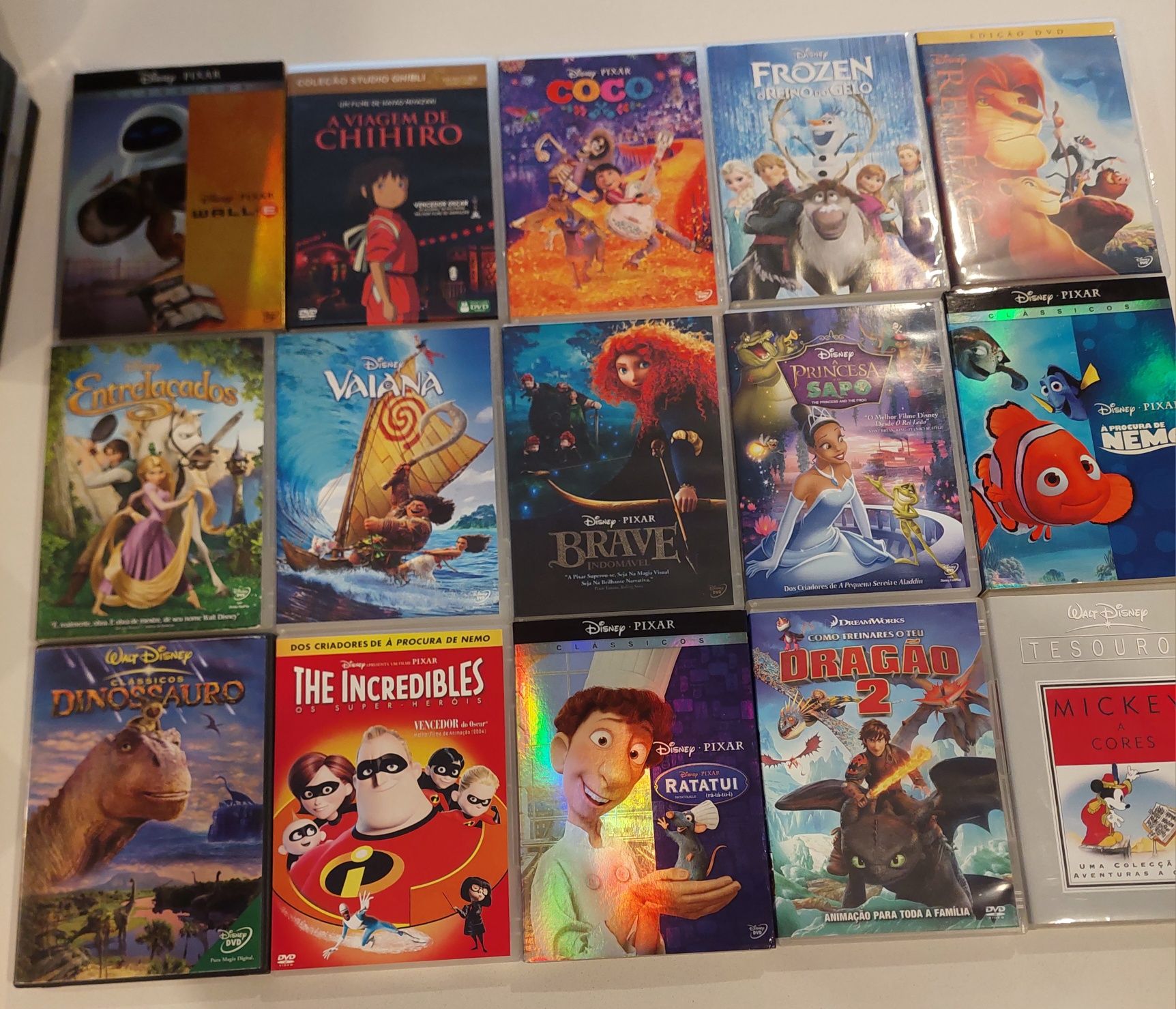 Vendo DVDs originais 10=40€