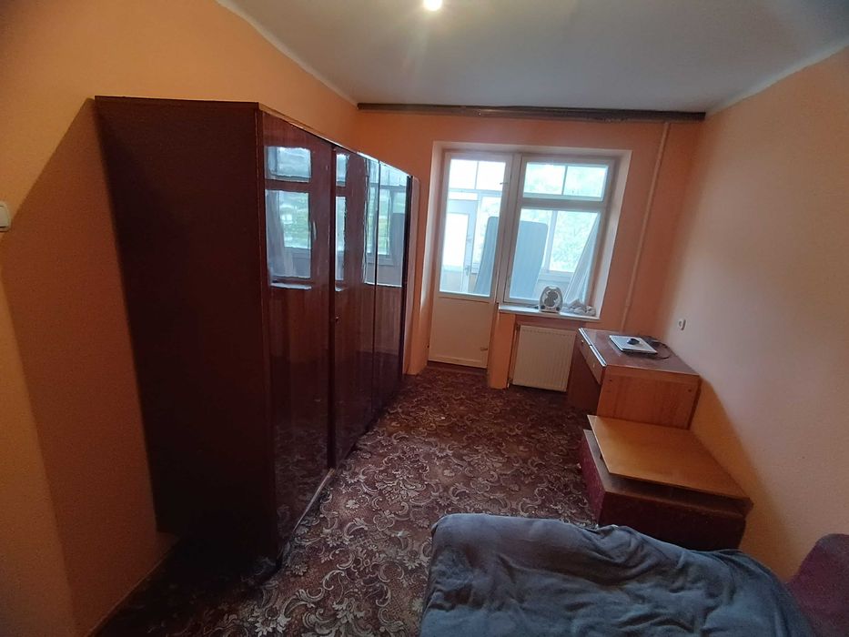 2 кімнатна КВАРТИРА 54 кв.м біля АТБ, житловий стан, 2 балкони, лоджія