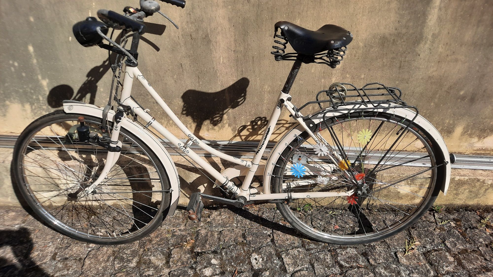 Bicicleta antiga portuguesa pasteleira marca Siera com aros inox