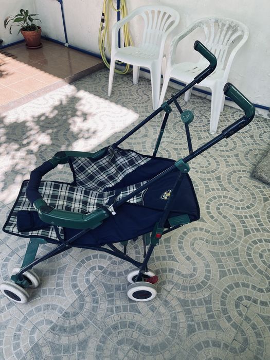 Vendo carrinho de bebê tipo guarda-chuva