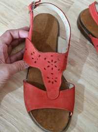 Czerwone skórzane sandały 41