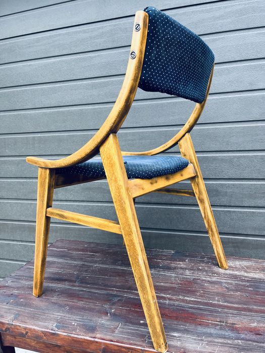 Krzesło „skoczek” ikona Polskiego desingu z lat 60 tych