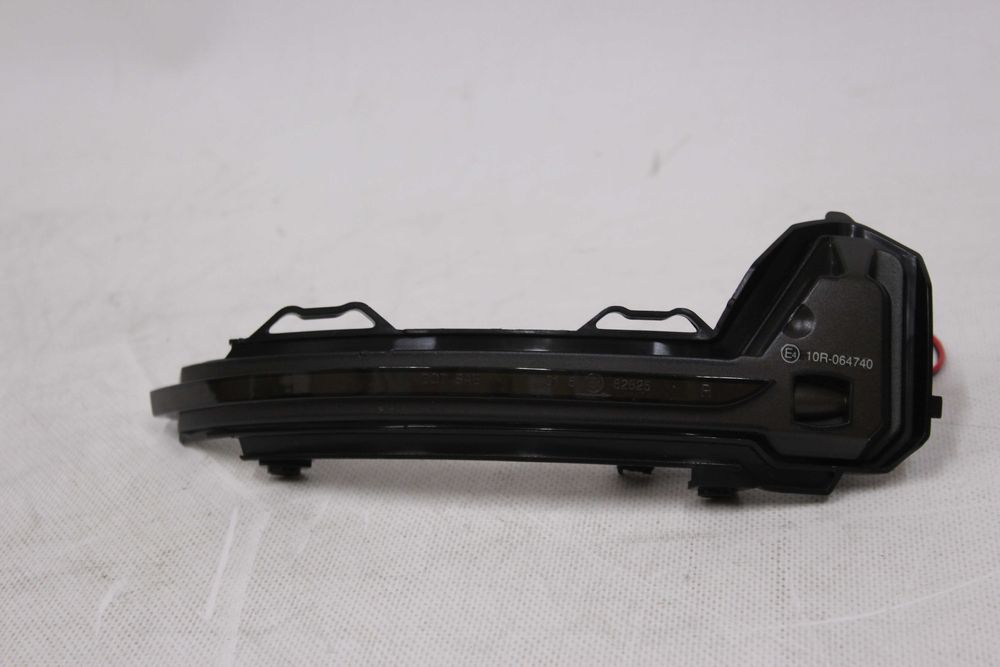 Diodowe kierunkowskazy w lusterka VW TIGUAN II 15-20 FUSION DYNAMICZNE