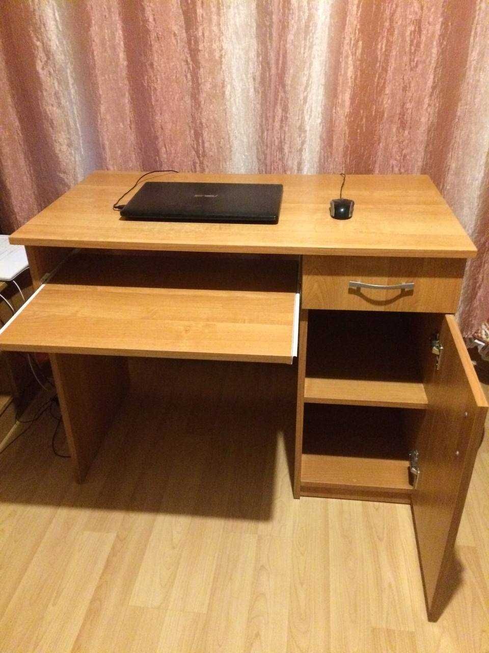 biurko z szafką i szufladą