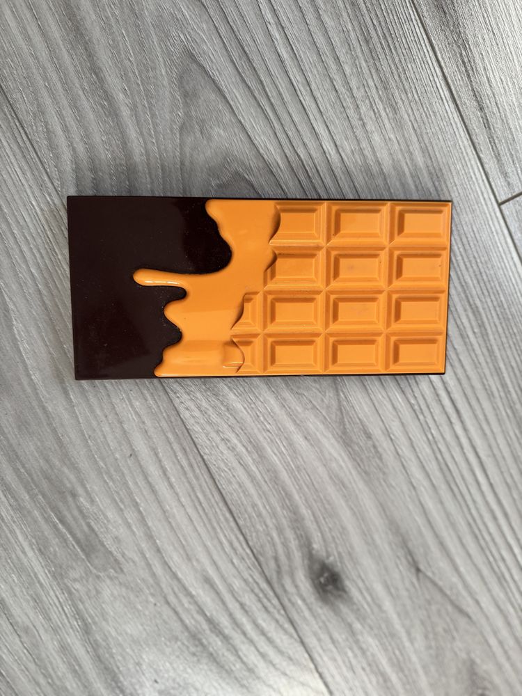Makeup Revolution Chocolate Orange - pomarańczowe cienie do powiek 22g