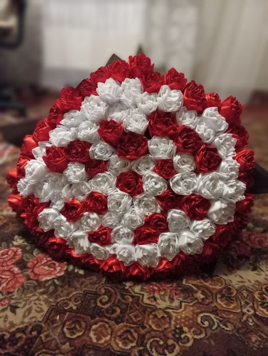 Из атласной ленты