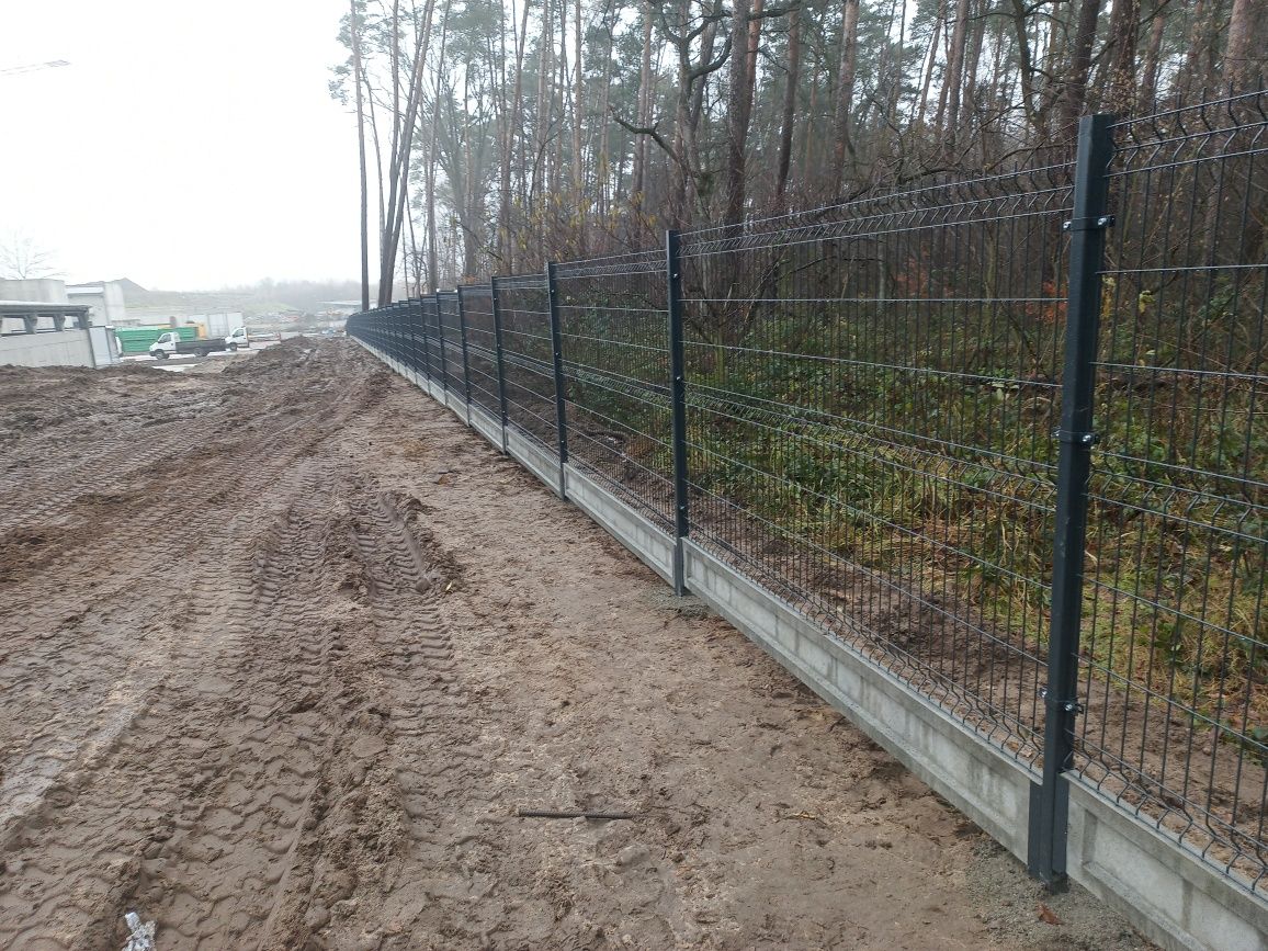 Podmurówka betonowa grafit, panele ogrodzeniowe, słupek ogrodzeniowy