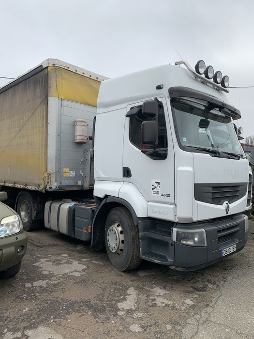 Тягач плюс напівпричеп